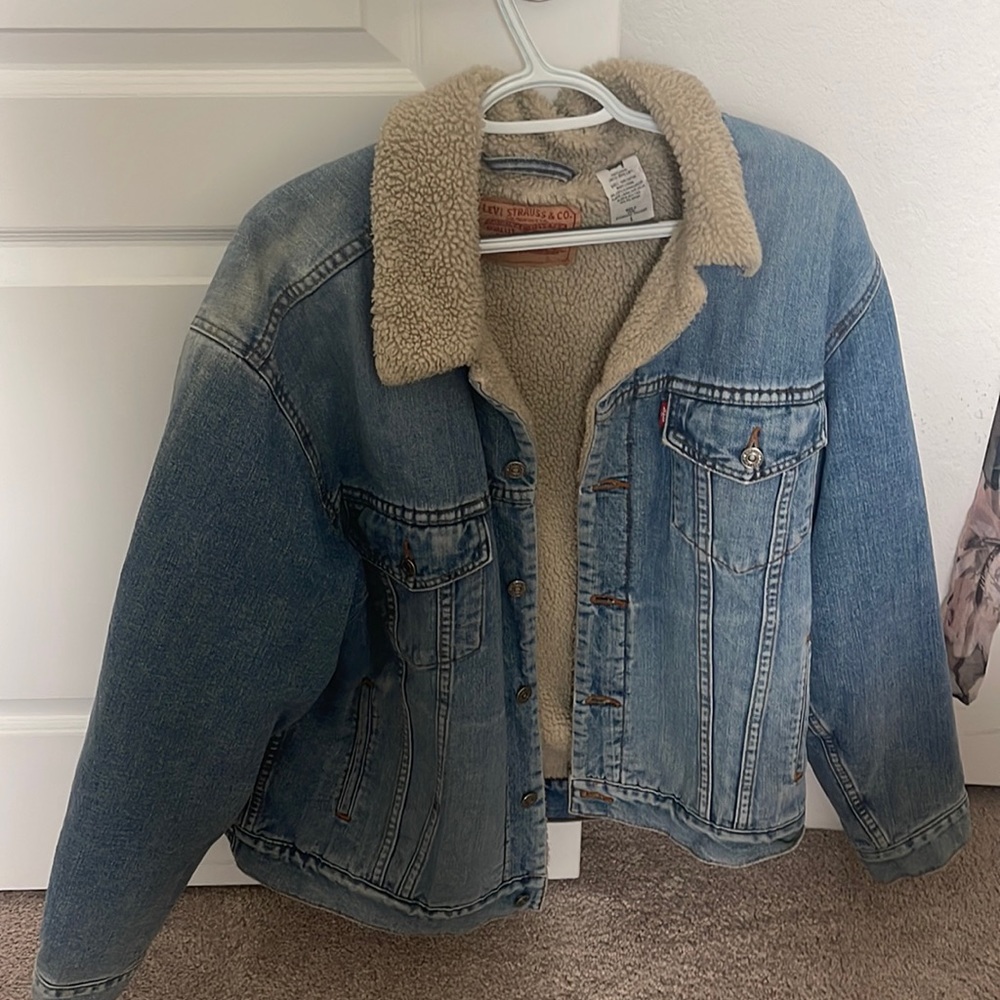 Jeans jacket with Sherpa used size L Levi’s